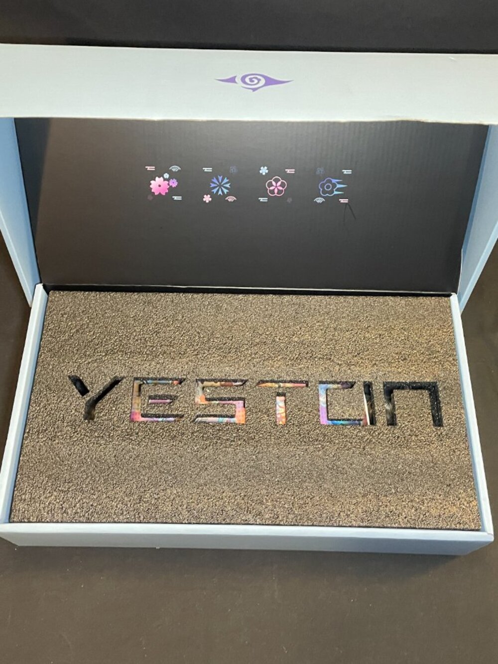 AMD Radeon RX 6750xt Limited Edition Box - Picture 4 of 9
